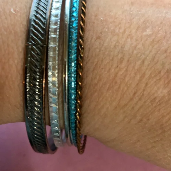 Five bracelets - Picture 2 of 6